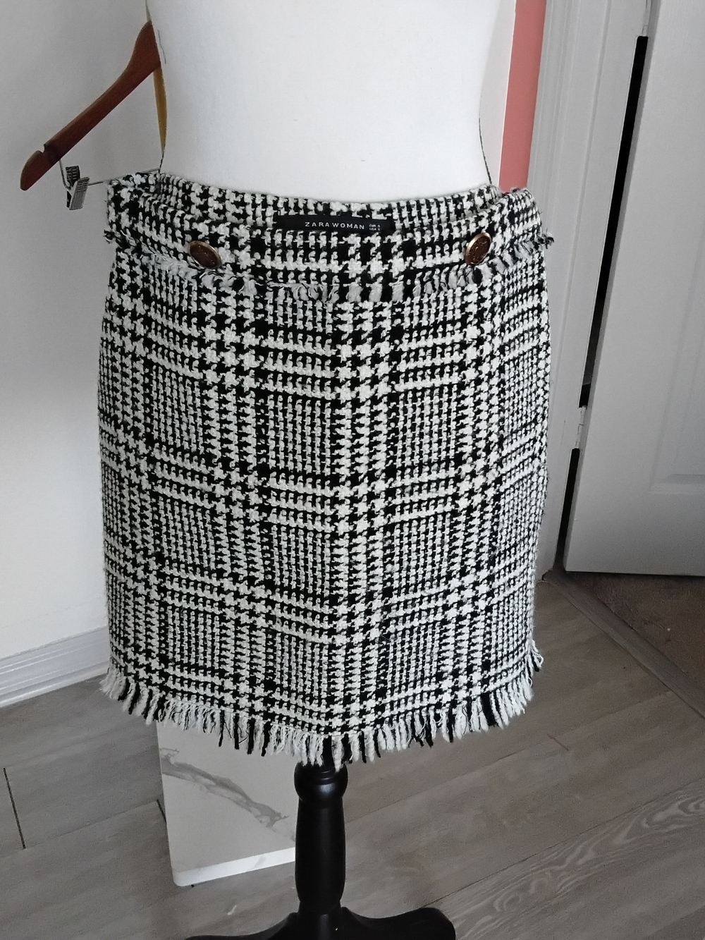 Zara Black & White Houndstooth Tweed Mini Skirt